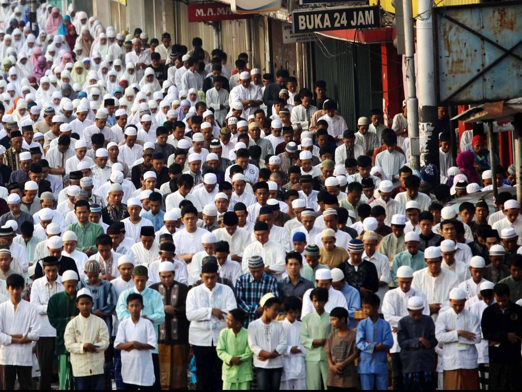 Sholat Idain: Pengertian, Jenis, Hukum dan Tata Caranya Sholat Idain: Pengertian, Jenis, Hukum dan Tata Caranya