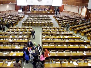 DPR Diserbu Covid-19, Peserta Rapat Dibatasi 30 Persen