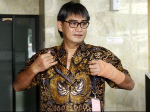 Choel Mallarangeng Diperiksa KPK Choel Mallarangeng Diperiksa KPK