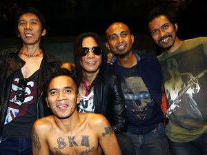 6 Lirik dan Chord Lagu 90-an Indonesia Terbaik Sepanjang Masa