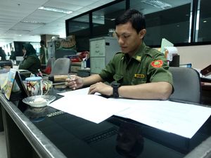 Cara Jokowi Kurangi PNS: Pensiunkan 120.000, Tahun Depan Terima 60.000