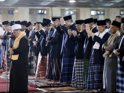 Studi: Gerakan Salat Dapat Bantu Redakan Nyeri Pinggang