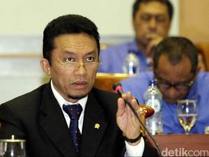 Tifatul: Siapa Oknum Pembuang Zat Radioaktif di Perumahan Batan Indah? Tifatul: Siapa Oknum Pembuang Zat Radioaktif di Perumahan Batan Indah?