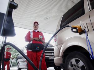Premium Mau Dihapus, Pasokan Pertamax cs Cukup? Premium Mau Dihapus, Pasokan Pertamax cs Cukup?