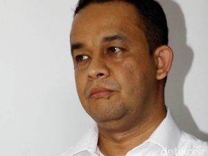 Polusi Jakarta Tinggi, Anies Curigai Aktivitas Kendaraan Berat di Tol