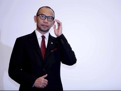 Mantan Menkeu Usul Orang Miskin Baru Disuntik Pulsa HP