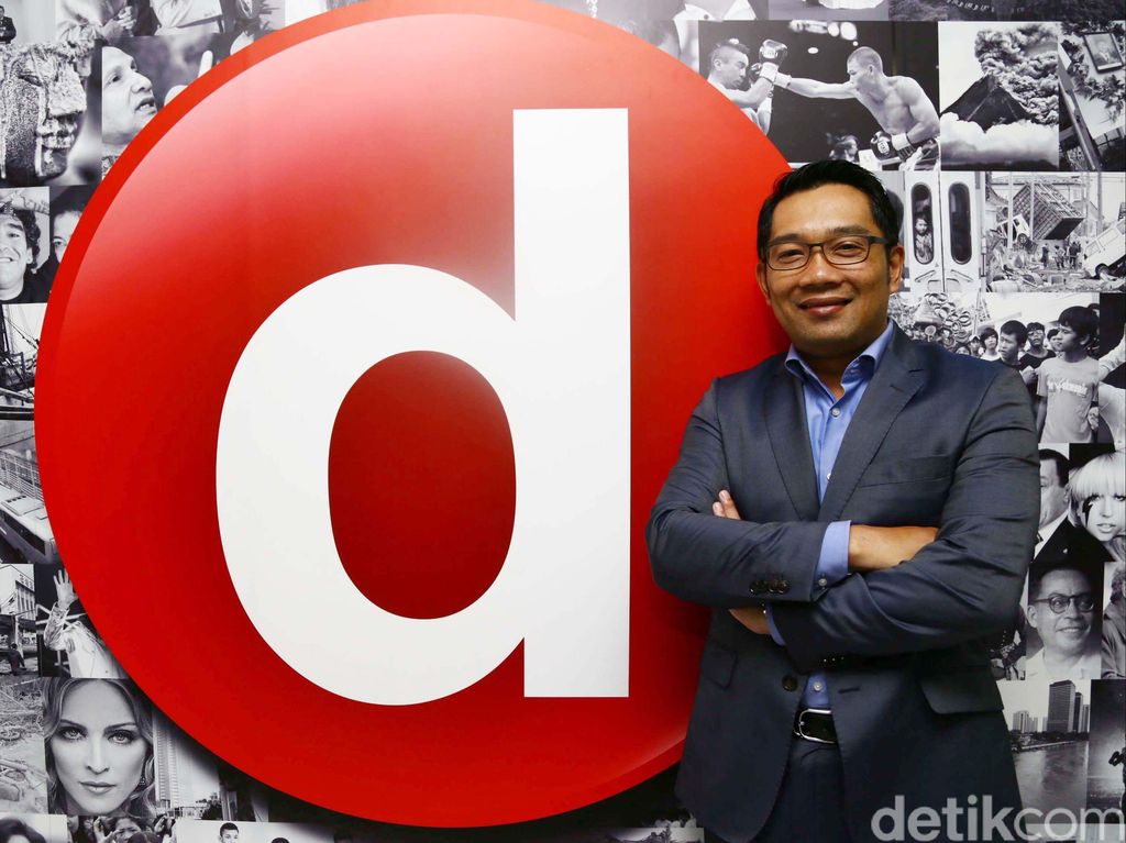 Ridwan Kamil Senang Ada Bus yang Bisa Telan Motor Ridwan Kamil Senang Ada Bus yang Bisa Telan Motor