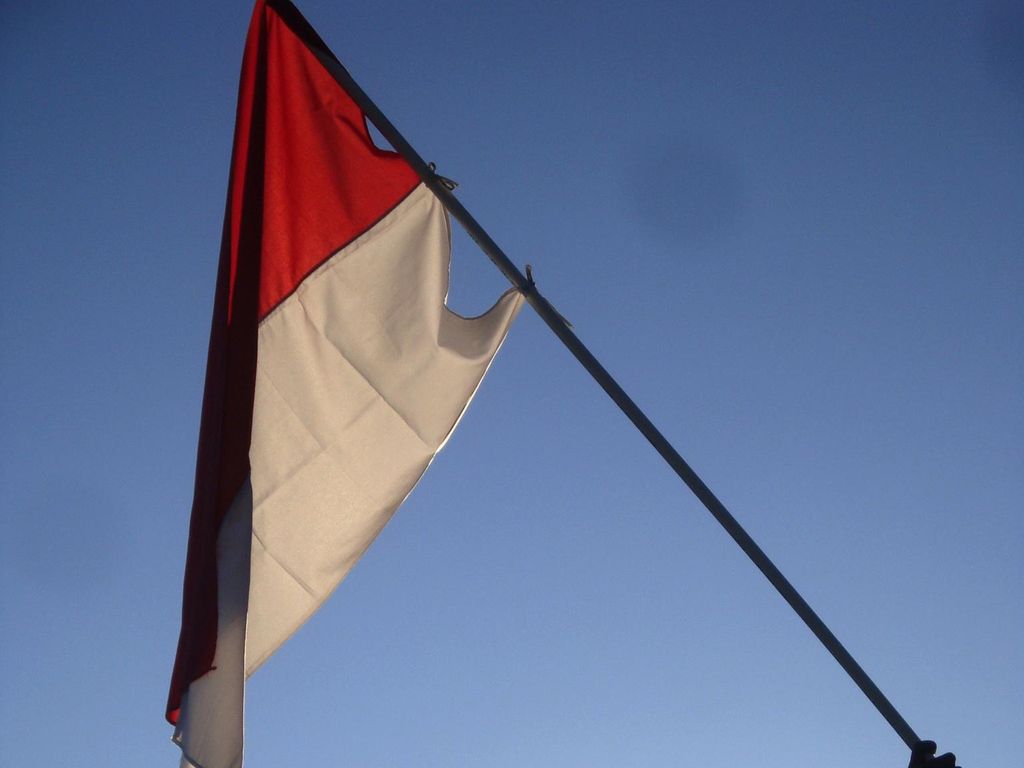 Viral Pengibaran Bendera Merah Putih di Jembatan PIK Dilarang Viral Pengibaran Bendera Merah Putih di Jembatan PIK Dilarang