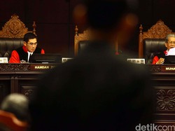 Digugat Lagi, Ini Alasan MK Tolak Legalkan Pernikahan Beda Agama di 2015