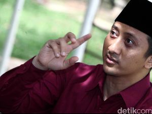 Doa Yusuf Mansur untuk Izhar yang Meninggal Saat Salat di Tebet Doa Yusuf Mansur untuk Izhar yang Meninggal Saat Salat di Tebet