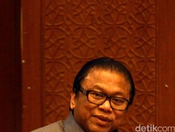 Oesman Sapta Dukung Aturan Pejabat Tak Boleh Dijemput di Tangga Pesawat
