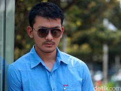 Bagi Rio Dewanto Kopi Jadi Istri Kedua