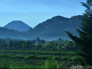 7 Hal Unik Dataran Tinggi Dieng: Anak Rambut Gimbal hingga Embun Es 7 Hal Unik Dataran Tinggi Dieng: Anak Rambut Gimbal hingga Embun Es