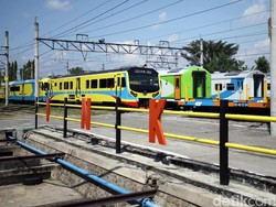 JK: Sepanjang Jalur Kereta Kencang JKT-SBY Ada 1.000 Pintu Perlintasan