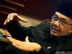 Azwar Abubakar: Banyak Tenaga Honorer Diangkat karena Faktor Kedekatan