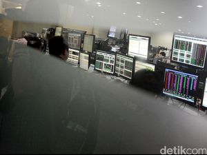 Menguat Tipis, IHSG Ditutup di Level 6.296