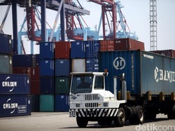 Neraca Perdagangan RI April 2017 Surplus US$ 1,24 Miliar