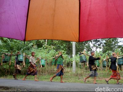Bisa Masuk Kolom Agama di KTP, Ini Foto-foto Ritual Adat Bonokeling