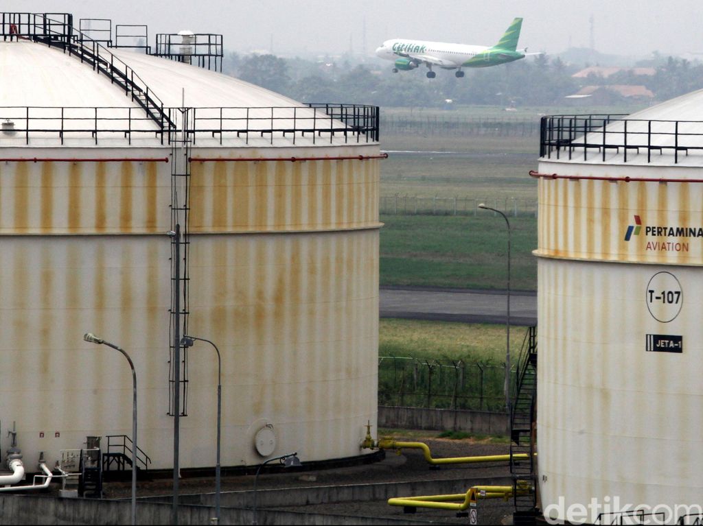 Pertamina Evaluasi Harga Avtur 2 Kali Sebulan Pertamina Evaluasi Harga Avtur 2 Kali Sebulan
