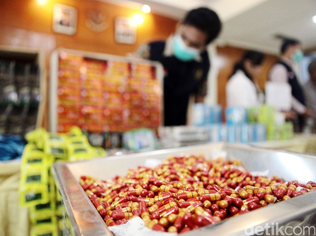 Menkes Akan Ambil Alih Wewenang Izin Edar Obat dari BPOM, Setuju Nggak? Menkes Akan Ambil Alih Wewenang Izin Edar Obat dari BPOM, Setuju Nggak?