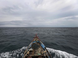 Kapal Boat Terbalik di Sei Bela Riau, 3 Orang Masih Dicari