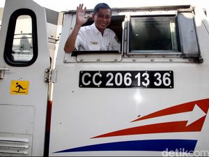 KA Jarak Jauh Mau Dipindah ke Manggarai, Jonan: Sebaiknya Tak Layani KRL KA Jarak Jauh Mau Dipindah ke Manggarai, Jonan: Sebaiknya Tak Layani KRL