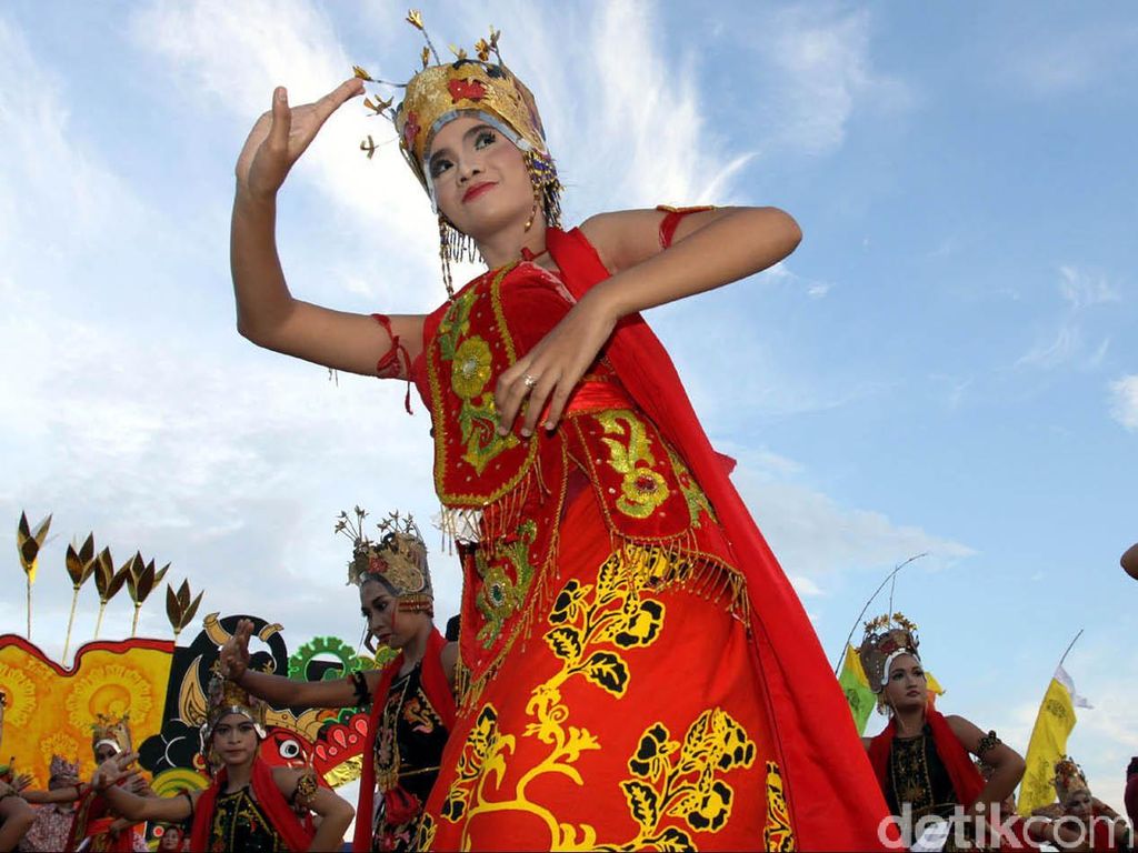 Jokowi Puji Banyuwangi Kota Festival, Memang Ada Apa Saja Sih? Jokowi Puji Banyuwangi Kota Festival, Memang Ada Apa Saja Sih?