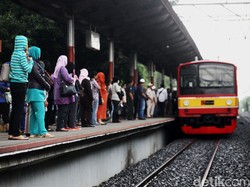 KRL Bogor-Angke Sempat Alami Gangguan di Stasiun Sudirman