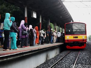 KRL Bogor-Angke Sempat Alami Gangguan di Stasiun Sudirman KRL Bogor-Angke Sempat Alami Gangguan di Stasiun Sudirman