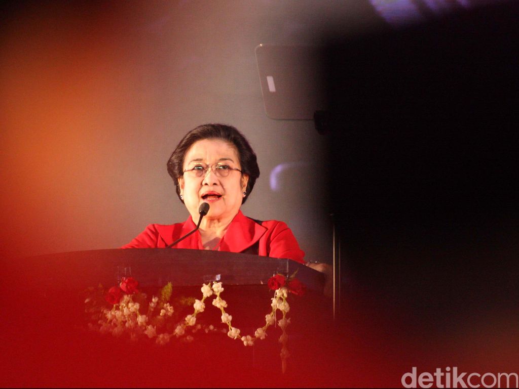 Momen Salam Surya Paloh Dibalas Anggukan Megawati di Sidang Tahunan MPR