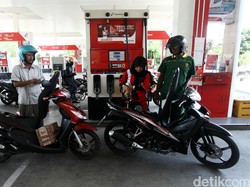 Jualan Bensin Premium, Pertamina Rugi Rp 400/Liter