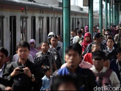 Mengapa Tiap Hari KRL Mesti Antre Masuk Manggarai? Ini Penjelasan PT KCJ