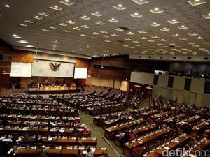 Poros Teuku Umar Vs Gondangdia Menggaung di Paripurna Poros Teuku Umar Vs Gondangdia Menggaung di Paripurna
