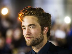 Robert Pattinson Berbisnis Fashion, Siap Rilis Lini Busana Pria & Wanita
