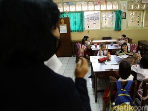 Kemenkeu: Penyaluran Disetop Tak Ganggu Pembayaran Tunjangan Guru Kemenkeu: Penyaluran Disetop Tak Ganggu Pembayaran Tunjangan Guru