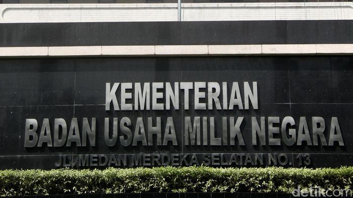 Rini Masih Hitung Untung Rugi Holding Penerbangan