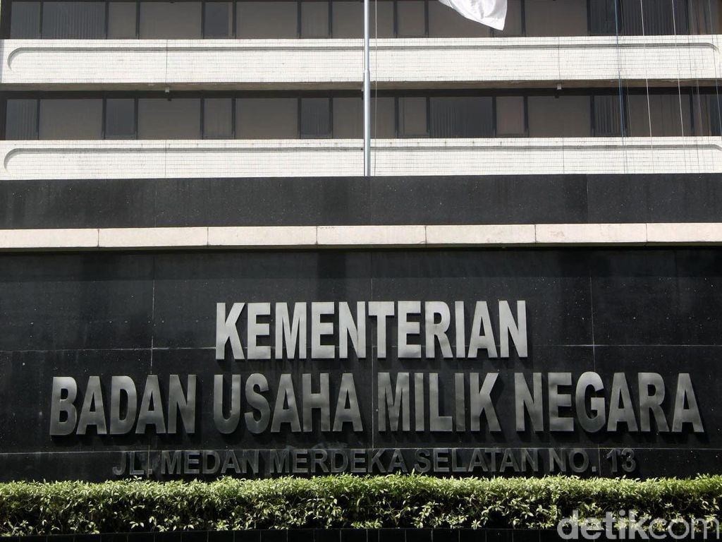 Rini Masih Hitung Untung Rugi Holding Penerbangan Rini Masih Hitung Untung Rugi Holding Penerbangan