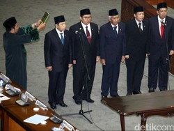 Saat Novanto Kembali Lafalkan Sumpah Jabatan Anggota DPR