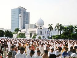Hukum Sholat Idul Adha Lengkap dengan Tata Cara dan Niatnya