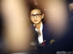 Wanda Hamidah ke Sandiaga: Ujian Nasional Bukan Syarat Kelulusan