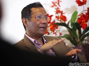 Mahfud Md Heran dengan Nyinyiran Aparat Kecolongan Mahfud Md Heran dengan Nyinyiran Aparat Kecolongan