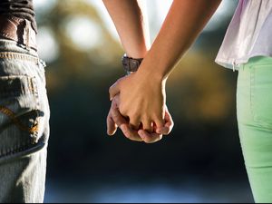 Ingin Menikah Beda Keyakinan, Hanya Kurang Restu dari Ayah. Harus Bagaimana?