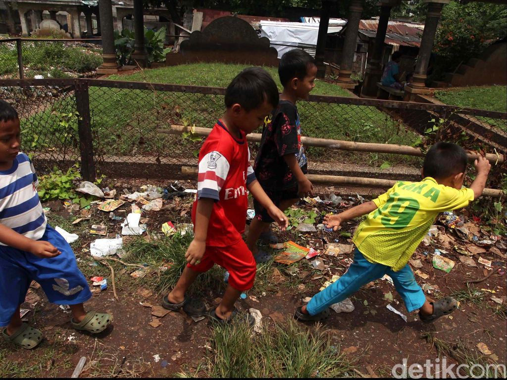 Membangun Kota Berbasis Hak Anak Membangun Kota Berbasis Hak Anak