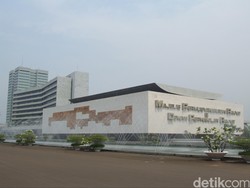 Dana Parpol Batal Dibahas, HNW: Harusnya Bahas Bagaimana Berpolitik Murah