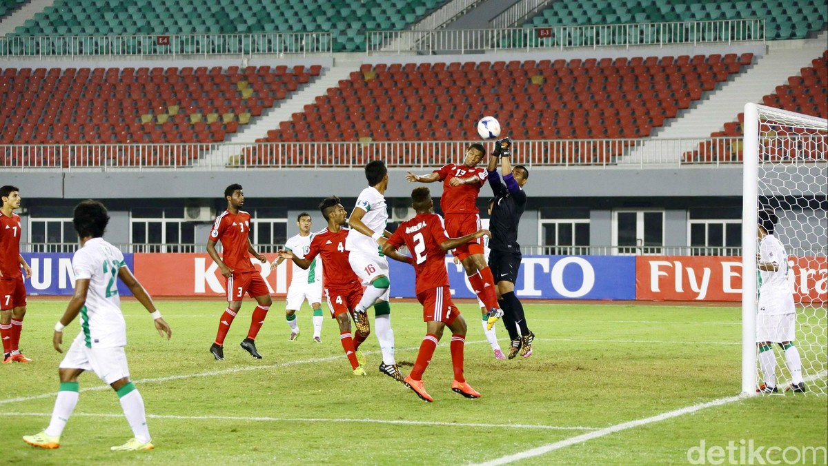 Indonesia saat melawan Uni Emirat Aran di Piala Asia U-19 2018. (Foto: Grandyos Zafna/detikcom)