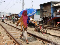 Soal Sampah dan PKL di Rel, KAI: Sekarang Ditindak, Besok Banyak Lagi