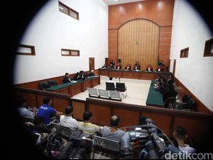 Hakim dan Teori Suka-Suka Hakim dan Teori Suka-Suka