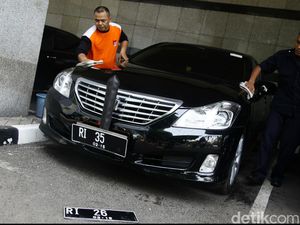 Menteri Inggris Berkomitmen Pakai Mobil Listrik