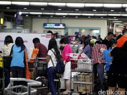 Batas Barang Dibawa Lewat Bandara RI US$ 250, Bagaimana Negara Lain?
