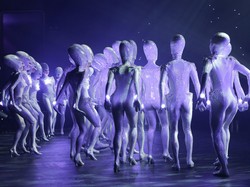 Diduga Alien Berkeliaran di Mal Miami AS, Ternyata Ini Sosok Sebenarnya